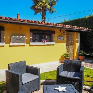  Appartamento La Brigata Yellow House